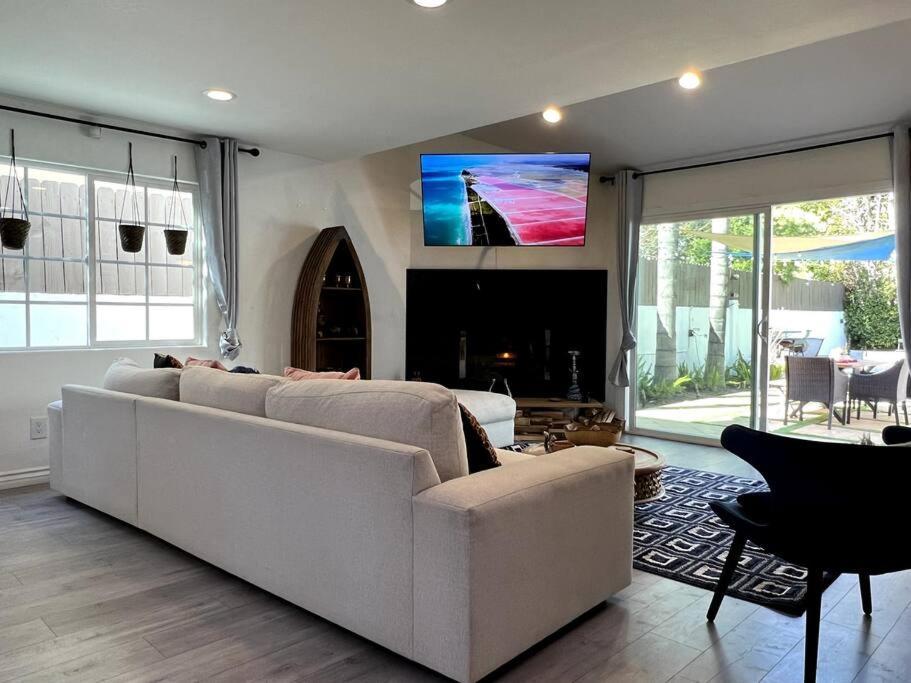 Stylish Mediterranean Villa, Pool, Jacuzzi, Hollywood & Malibu Bliss Лос-Анджелес Экстерьер фото